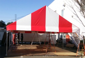 テント地はテント倉庫用の厚手タイプ使用